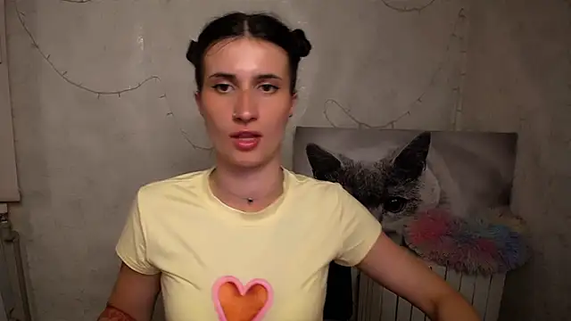 Snapshot of MaryEm976 chatting on 05-20-26, 10:21 MaryEm976 online show from 05-20-26, 10:21
