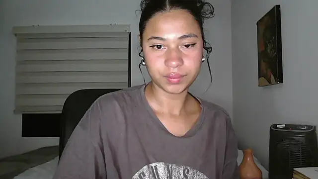 Snapshot of dark_enchantress_ chatting on 07-08-26, 02:49 dark enchantress online show from 07-08-26, 02:49