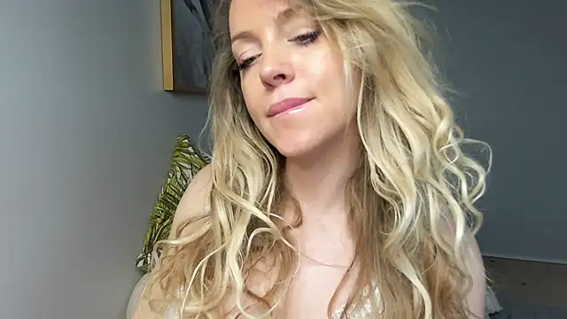 BelieveinEmliy online show from 12-30-24, 11:48