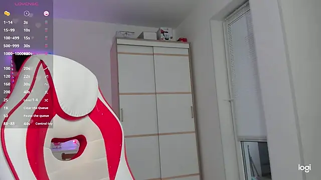 HotCarolineXO online show from 11-18-25, 12:31