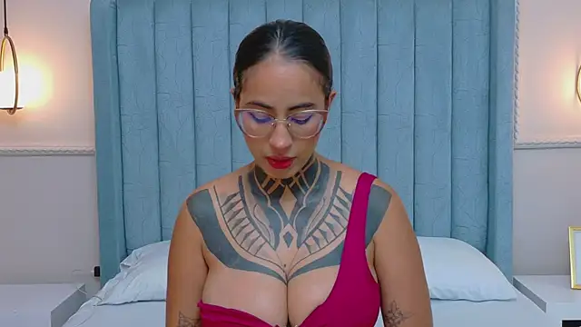 NicoleBlum online show from 05-18-26, 07:31
