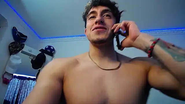 Snapshot of strongboy_ chatting on 10-08-25, 06:49 strongboy online show from 10-08-25, 06:49