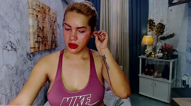 Snapshot of QueenDivineTsx chatting on 12-07-24, 06:21 QueenDivineTsx online show from 12-07-24, 06:21