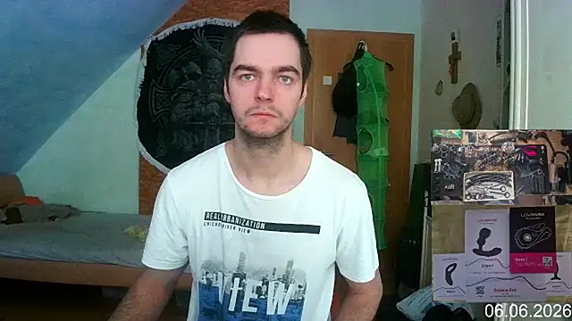 Chris23547 online show from 06-06-26, 07:24