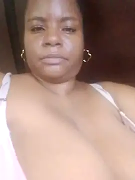 Snapshot of bigtitssxx chatting on 05-22-26, 12:29 bigtitssxx online show from 05-22-26, 12:29