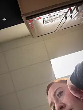 cinnatitties online show from 09-12-25, 01:44