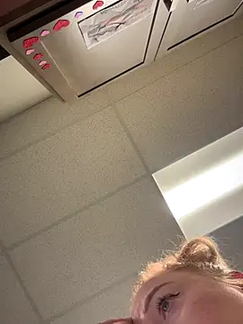 cinnatitties online show from 10-02-25, 05:20