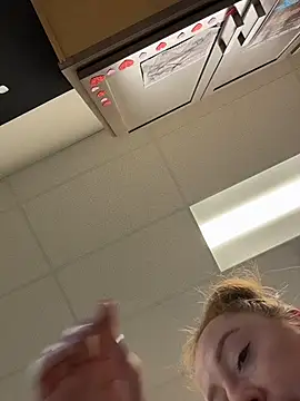 cinnatitties online show from 11-04-25, 03:55