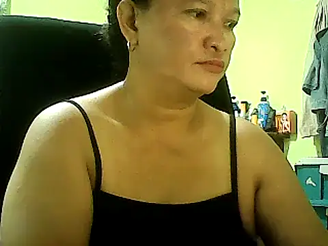 Snapshot of hott_scarlett chatting on 01-14-25, 12:22 hott scarlett online show from 01-14-25, 12:22