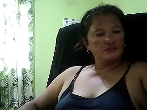 Snapshot of hott_scarlett chatting on 02-05-25, 01:15 hott scarlett online show from 02-05-25, 01:15