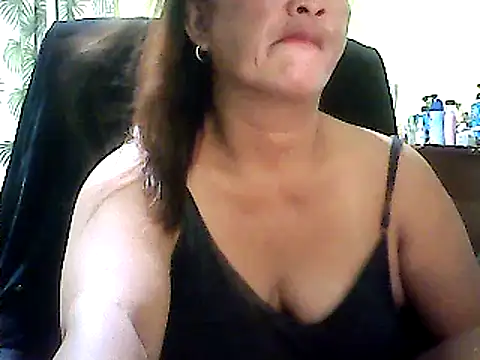 Snapshot of hott_scarlett chatting on 02-15-25, 02:11 hott scarlett online show from 02-15-25, 02:11
