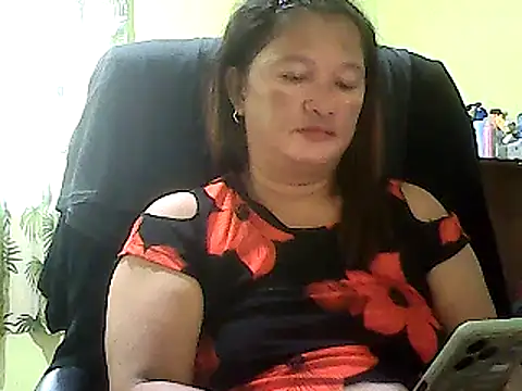 Snapshot of hott_scarlett chatting on 02-16-25, 12:52 hott scarlett online show from 02-16-25, 12:52