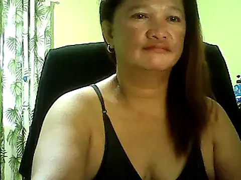 Snapshot of hott_scarlett chatting on 02-16-25, 10:32 hott scarlett online show from 02-16-25, 10:32