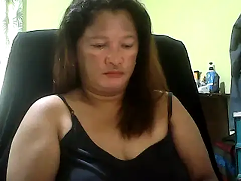 Snapshot of hott_scarlett chatting on 02-20-25, 05:33 hott scarlett online show from 02-20-25, 05:33