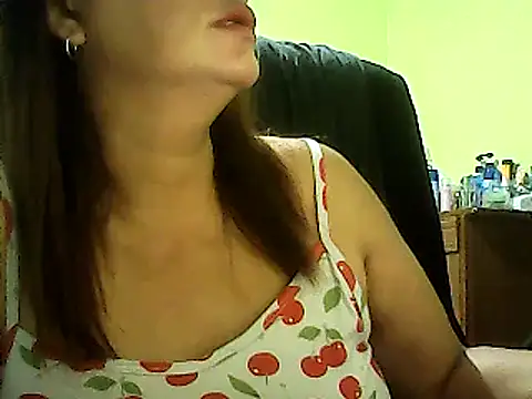Snapshot of hott_scarlett chatting on 02-28-25, 11:01 hott scarlett online show from 02-28-25, 11:01