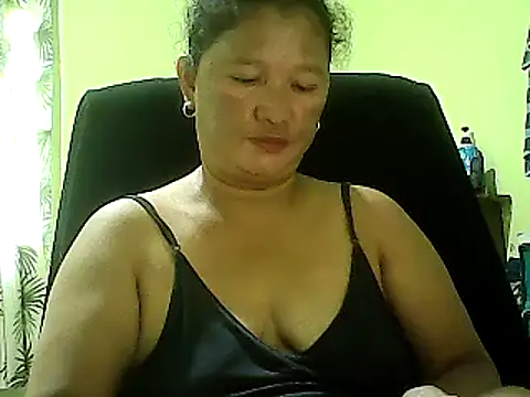 Snapshot of hott_scarlett chatting on 03-09-25, 12:00 hott scarlett online show from 03-09-25, 12:00