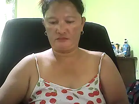 Snapshot of hott_scarlett chatting on 03-13-25, 03:00 hott scarlett online show from 03-13-25, 03:00