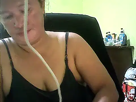 Snapshot of hott_scarlett chatting on 03-17-25, 12:19 hott scarlett online show from 03-17-25, 12:19
