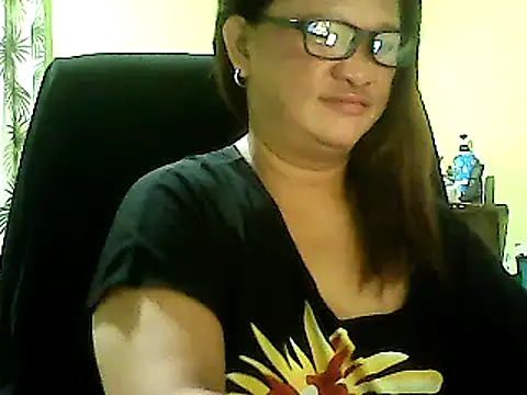 Snapshot of hott_scarlett chatting on 03-21-25, 08:08 hott scarlett online show from 03-21-25, 08:08