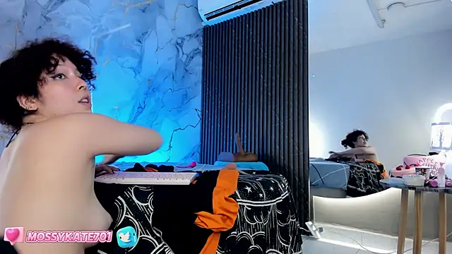 Katemoss70 online show from 01-31-25, 06:03