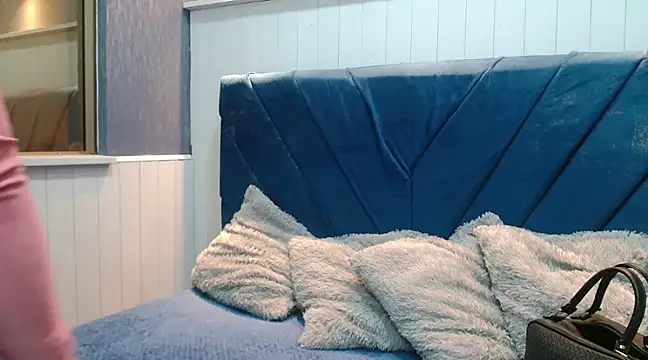 EmilyQueen3x online show from 03-07-25, 07:38