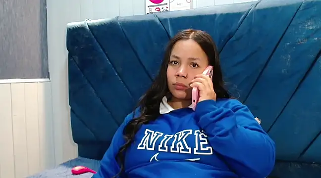 EmilyQueen3x online show from 03-21-25, 04:29