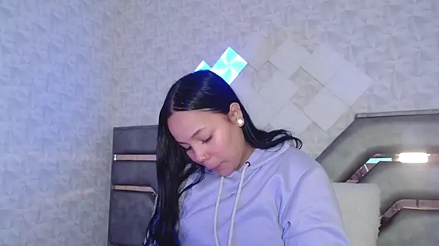 EmilyQueen3x online show from 09-15-25, 02:06