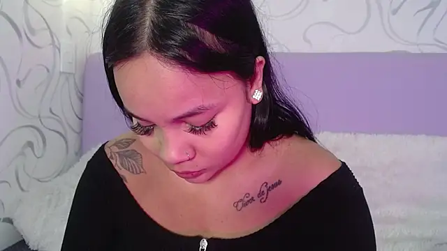 EmilyQueen3x online show from 11-05-25, 02:39