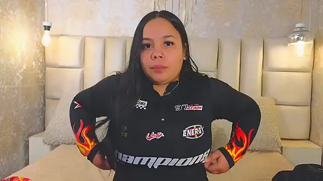 EmilyQueen3x online show from 06-07-26, 07:06