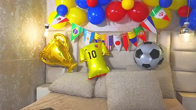 EmilyQueen3x online show from 06-18-26, 12:31