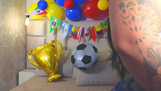 EmilyQueen3x online show from 06-20-26, 03:04