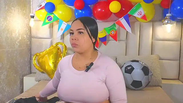 EmilyQueen3x online show from 06-26-26, 01:26
