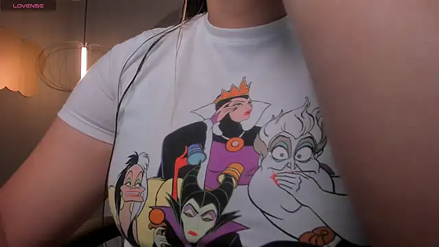 Snapshot of MartinnaBonnet chatting on 03-15-25, 10:35 MartinnaBonnet online show from 03-15-25, 10:35