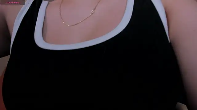 Snapshot of MartinnaBonnet chatting on 03-17-25, 10:27 MartinnaBonnet online show from 03-17-25, 10:27