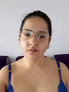 Snapshot of MiaLaurenzz chatting on 10-04-25, 05:55 MiaLaurenzz online show from 10-04-25, 05:55