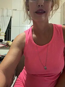 Snapshot of RAIRAsexy chatting on 04-15-26, 01:01 RAIRAsexy online show from 04-15-26, 01:01
