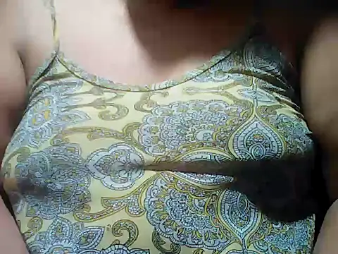 Snapshot of Sexyhorney4u chatting on 07-07-26, 06:47 Sexyhorney4u online show from 07-07-26, 06:47