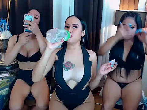 2sexyfuckingtrans online show from 12-22-24, 05:45