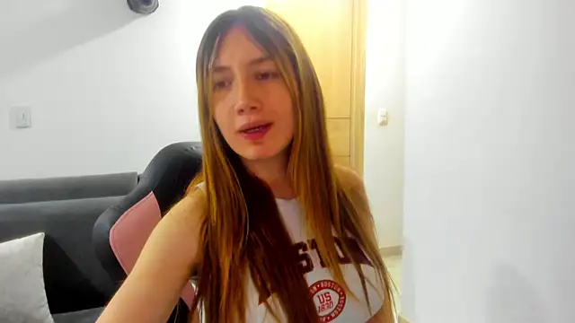 horny  molly  online show from 11-05-25, 03:39