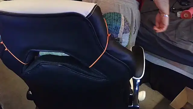 Snapshot of Drake_DVamp chatting on 02-05-25, 02:51 Drake DVamp online show from 02-05-25, 02:51