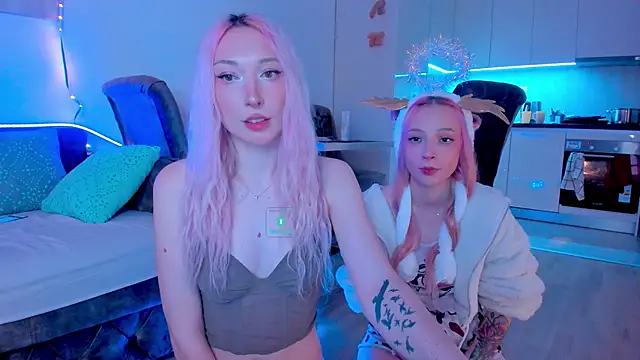 Snapshot of AlexRoseLiRed chatting on 12-18-24, 08:03 AlexRoseLiRed online show from 12-18-24, 08:03