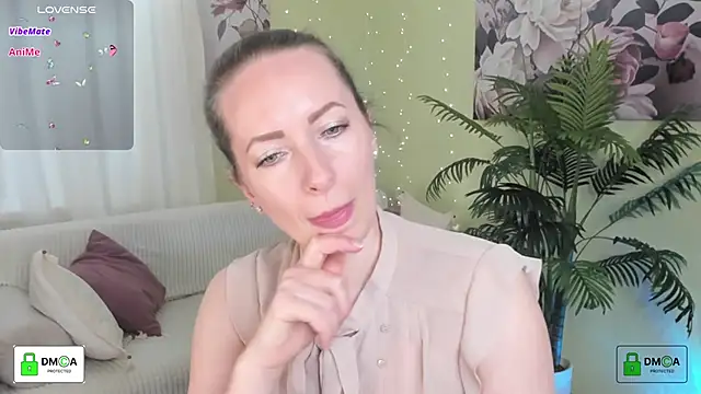 Queenymel online show from 04-14-26, 01:17