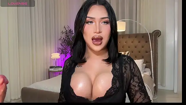 Your Majesty Tyra online show from 02-15-26, 07:51