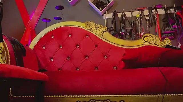 PerlaDivaio online show from 10-24-25, 02:35