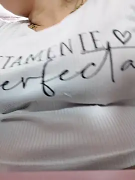 Snapshot of Hana___ chatting on 05-27-26, 10:29 Hana online show from 05-27-26, 10:29
