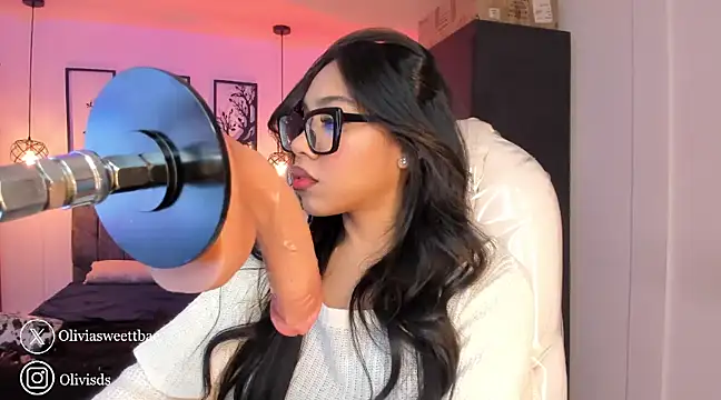 Olivia ds online show from 01-30-25, 04:16