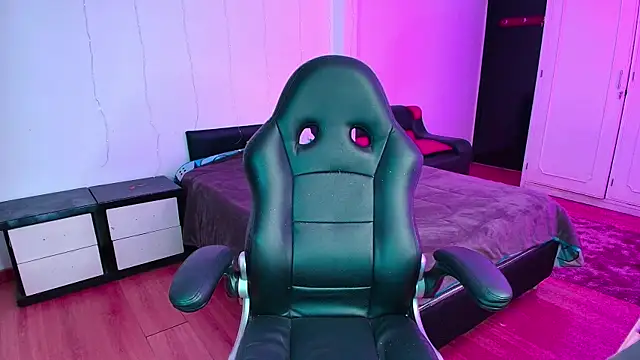 yesie hot online show from 11-24-25, 11:15