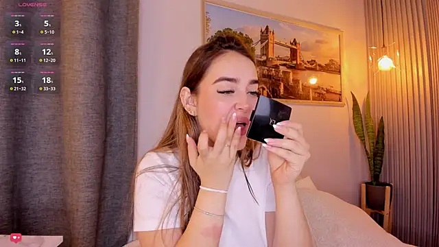 Assh lee  online show from 01-25-25, 12:37