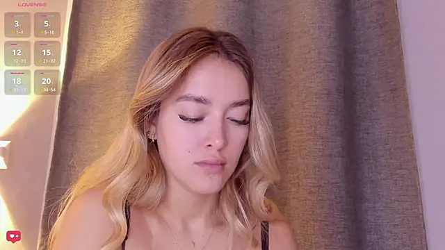 Assh lee  online show from 10-22-25, 01:00