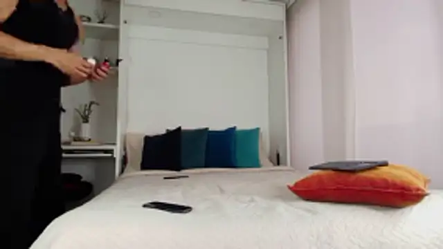 Robyn Miller online show from 10-25-25, 10:37